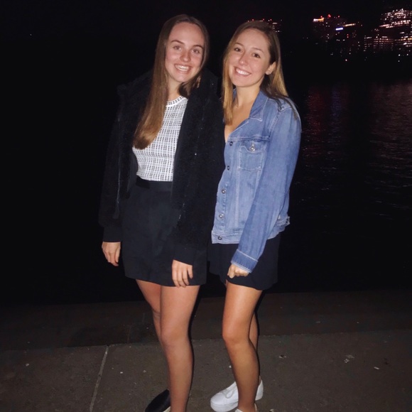 Meet your Posher, Caroline - Picture 1 of 1